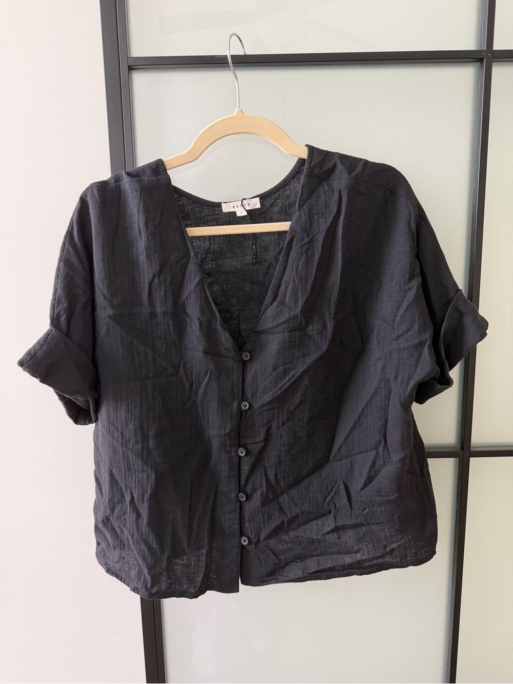 VETTA Black Short-Sleeve Button-Down Top